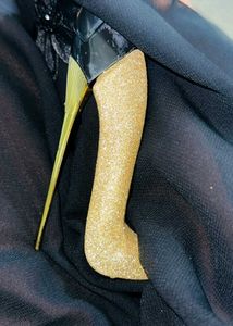 Sparkling Gold Face Scrubber Tool