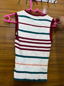 Striped V-Neck Sleeveless Knit Top