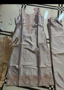 Unused Elegant Emroidered Kurta Set with Dupatta