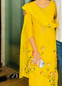 yellow Floral Kurta Bottom with  Duppata se