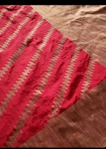 Vibrant Pink Saree with Zigzag Pattern