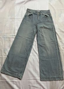 pinkie Light Wash Wide Leg Jeans size 28