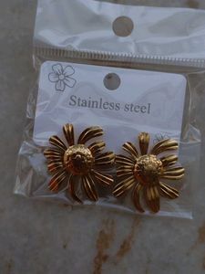 Gold Flower Dangle Earrings