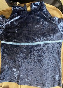 Women’s Blue Velvet Top