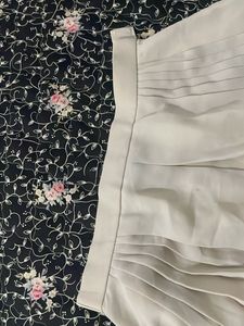 Elegant Pleated Midi Skirt