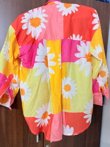 Vibrant Daisy Print Button-Up Shirt