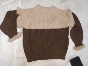 Brown &amp; Beige Ruffle Yoke Sweater 🧸