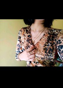 Leopard Print V-Neck Long Sleeve Top
