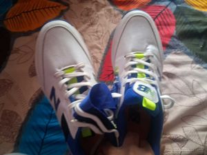 New Balance Men's White &amp; Blue Sports Shoes