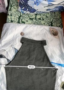 Crop Top Front Zipped