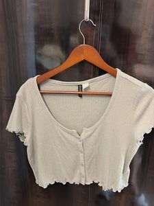 Light Green Button-Up Crop Top size -L