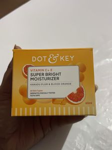 Dot & Key Super Bright Moisturizer