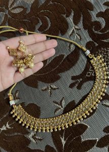 Elegant Gold Necklace and Earring Set