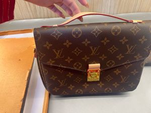 Stylish Louis Vuitton Bag