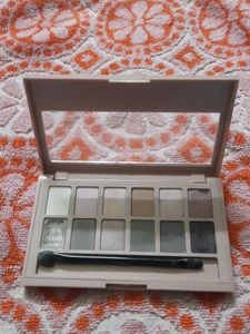 EYESHADOW PALATE