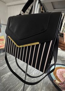 Chic Black &amp; White Striped Handbag