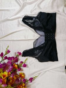 🇳🇿💫🎀Elegant Lace Trimmed Bra