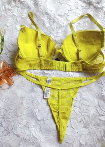 Lace Padded Push-Up Bra &amp; Thong Set