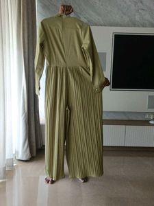 Chic Pleated Wide-Leg Jumpsuit