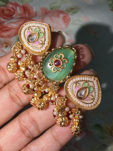 Exquisite Kundan & Pearl Dangle ring