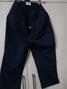 Vero Moda Navy Blue Capri
