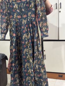 🌸 Elegant Floral Printed Anarkali Long Kurti / Go