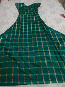 Elegant Green Plaid Ethnic Gown