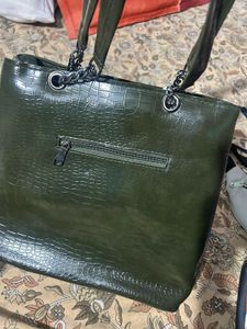 Stylish Green Croc Textured Handbag