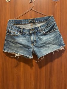 Distressed Denim Shorts🦋