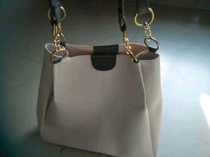 "Upgrade your daily carry" Tote for a classic look