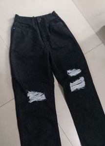 Black Ripped Straight Jean