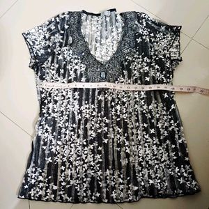 beautiful black and white color top