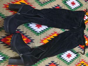 Chic Black Over-the-Knee Boots