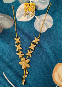 Floral Necklace &amp; Earring Set