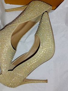 rhinestone pointed-toe pump heels