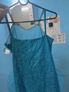 I’m selling a dress