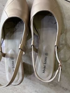 Golden Light heels Sandals For Ethnic Wear