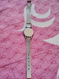 120.Elegant Silver &amp; Pink Mesh Band Watch