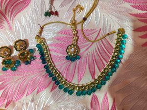 Stunning Teal Kundan Jewelry Set
