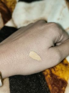 Faces Canada Concealor ( Caremal Crunch )