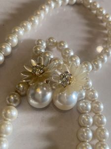 beautiful white pearl jewellery