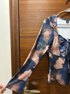Tie-Front Abstract Print Long Sleeve Top