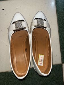 Stylish White Pointed Toe Flats with Embellishment