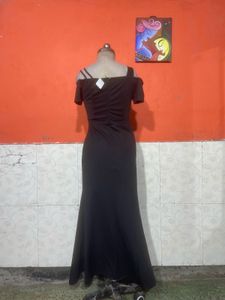 Elegant Black Cold Shoulder Maxi Dress