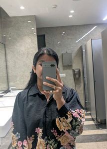 Chic Floral Print Black Shirt