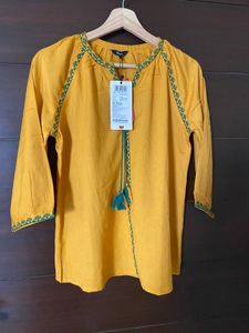 Brand new Yellow Embroidered Top (L)