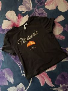 Cute "Patisserie" Croissant T-Shirt