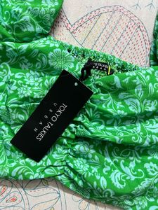 Tokyo Talkies puff sleeve floral print top