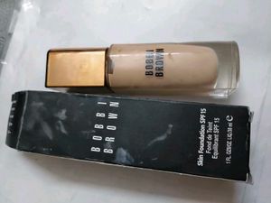 Bobbi Brown Skin Foundation SPF 15 Shade 01
