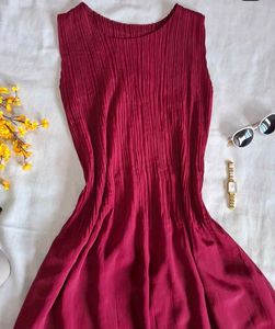 Elegant Pleated Red Midi Dress